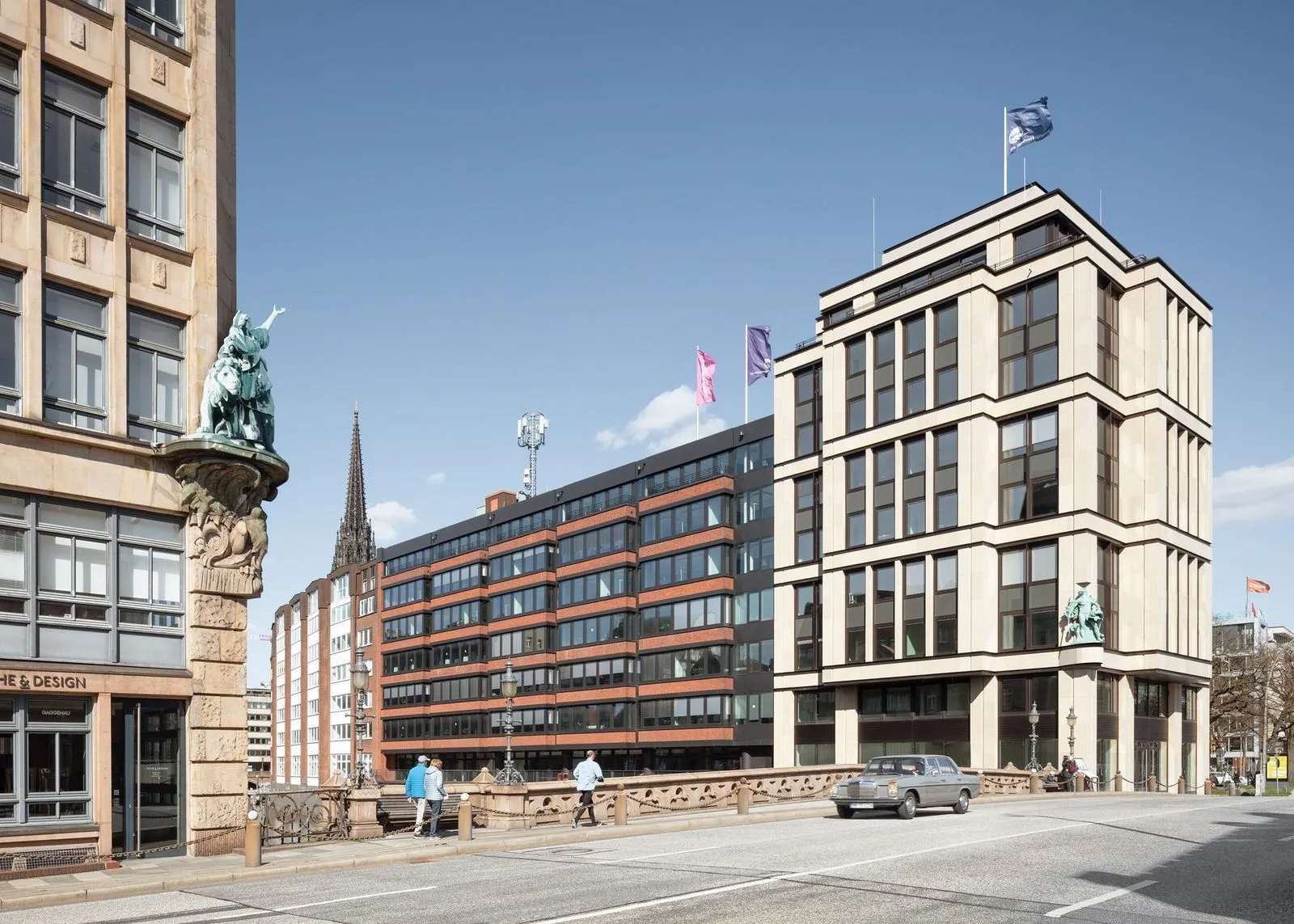 The Cremon 1 building in the old centre of Hamburg, with a Clara sandstone facade