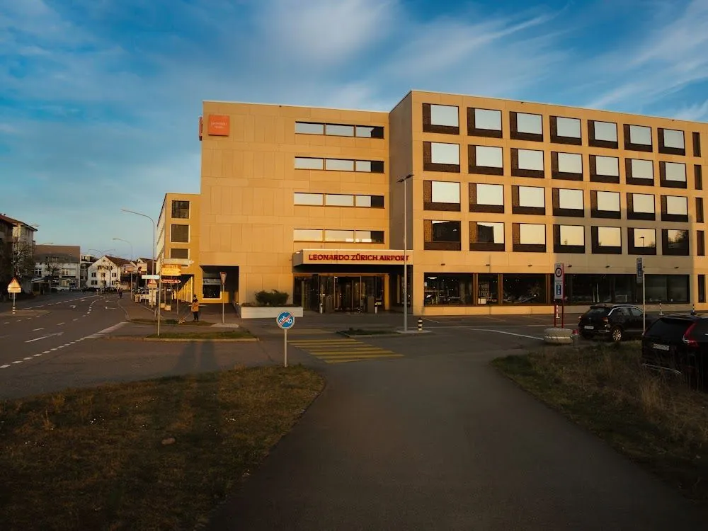 Large-format Clara sandstone ventilated facade at the Leonardo Hotel Zürich Airport