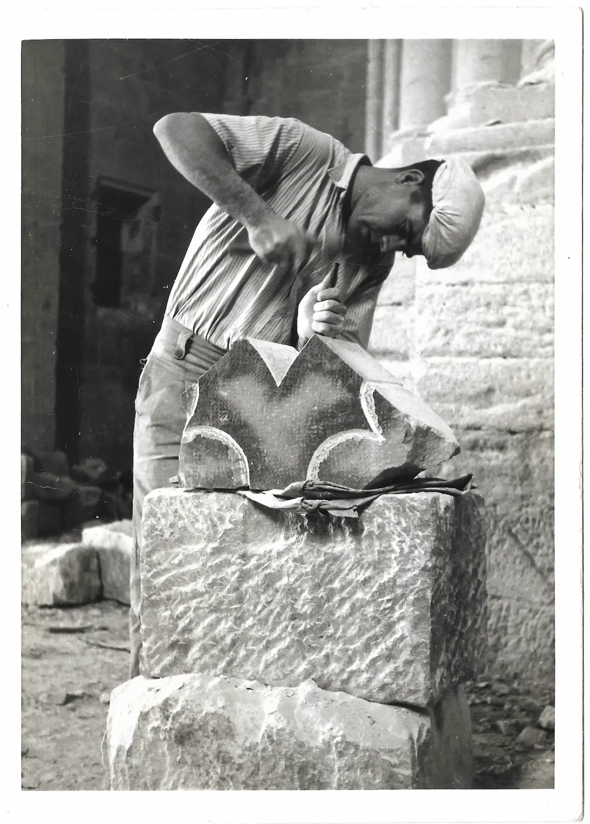 El abuelo Enrique, cantero de Macael, emigra a Cataluña.