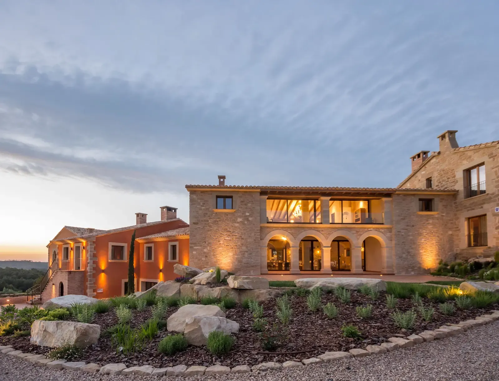 Proyecto de piedra natural en hotel rural